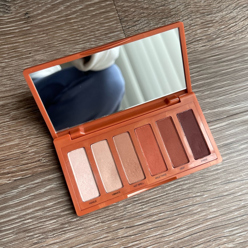 Urban Decay Naked Petit Heat Eyeshadow Palette